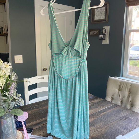 Women’s Spring/Summer Dress - Picture 2 of 6